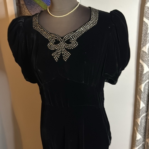 Antique 1930’s Black Silk Velvet Puff Sleeve Rhinestone Embellished Gown Flawed - Picture 3 of 12